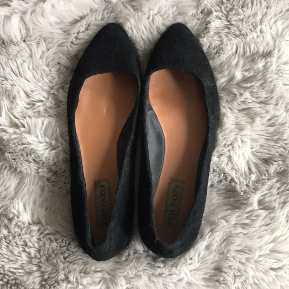 Steve Madden black suede flats